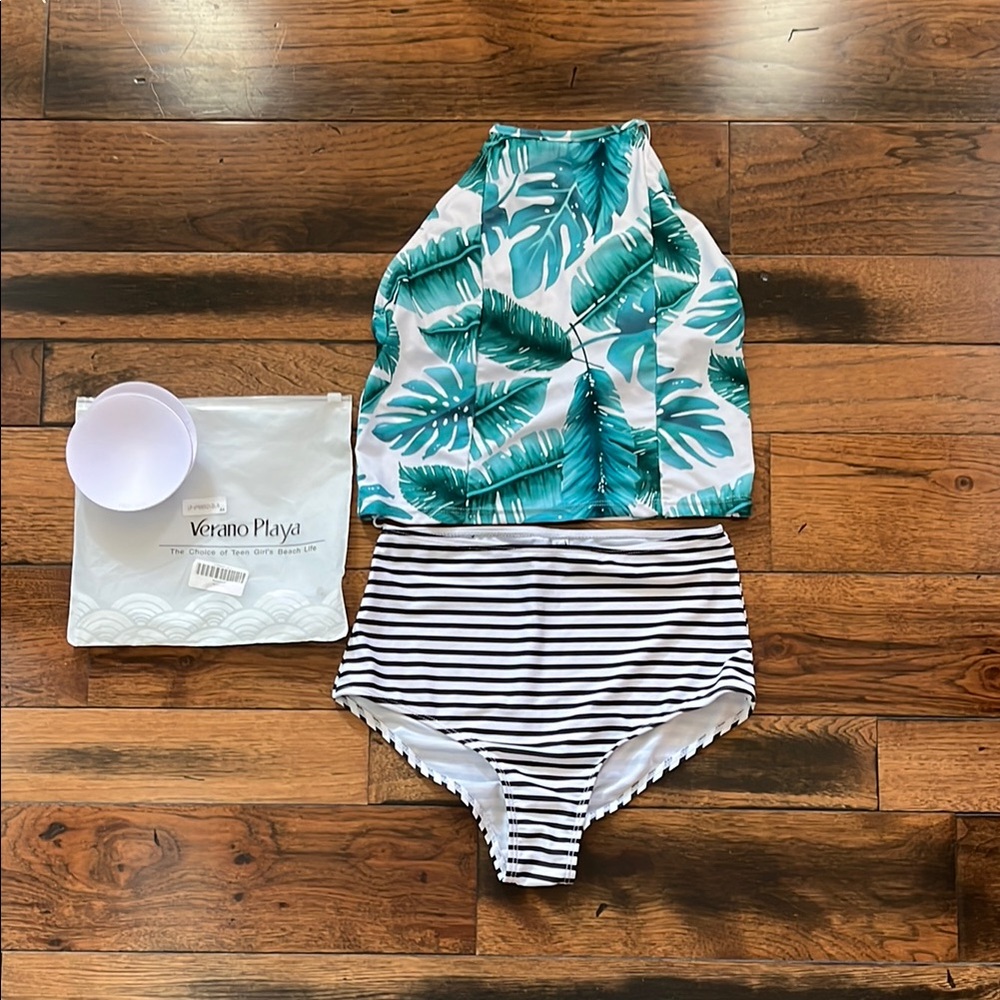 Verano Playa Leaf Print Halter Bikini Set